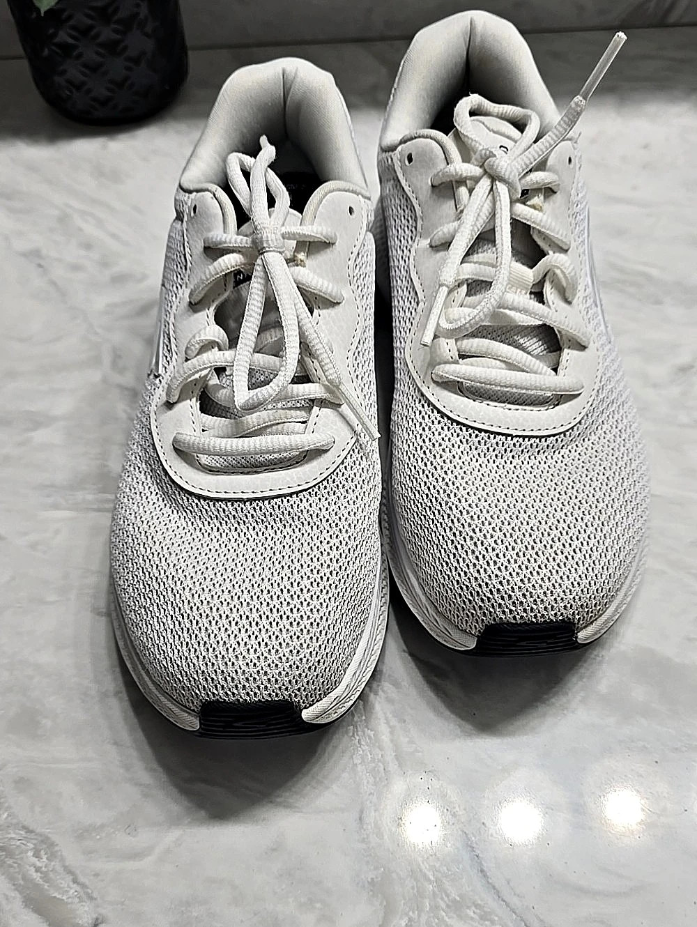 Skechers GO RUN Consistent 2.0 - Engaged Athletic Shoes White US 7.5